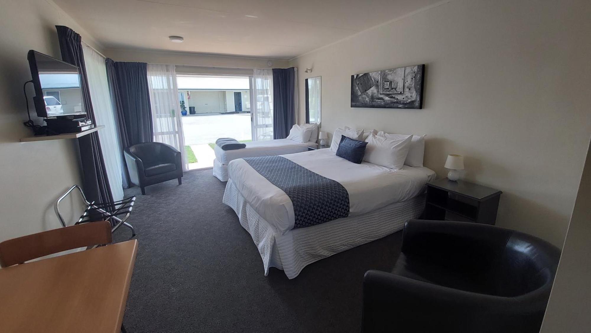 Lake Dunstan Motel Кромвель Экстерьер фото
